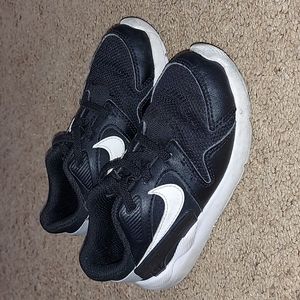 Nike Toddler Size 9 Shoes